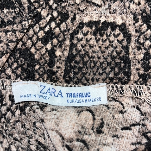 Zara TRE Snakeskin Print
Crop Top NWT Size Medium - Picture 6 of 7